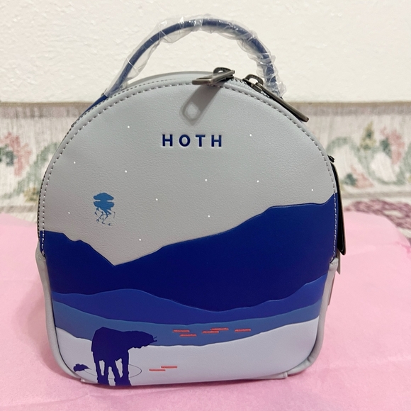 🎯 Loungefly Star Wars Hoth Convertible Mini Backpack - Picture 5 of 13